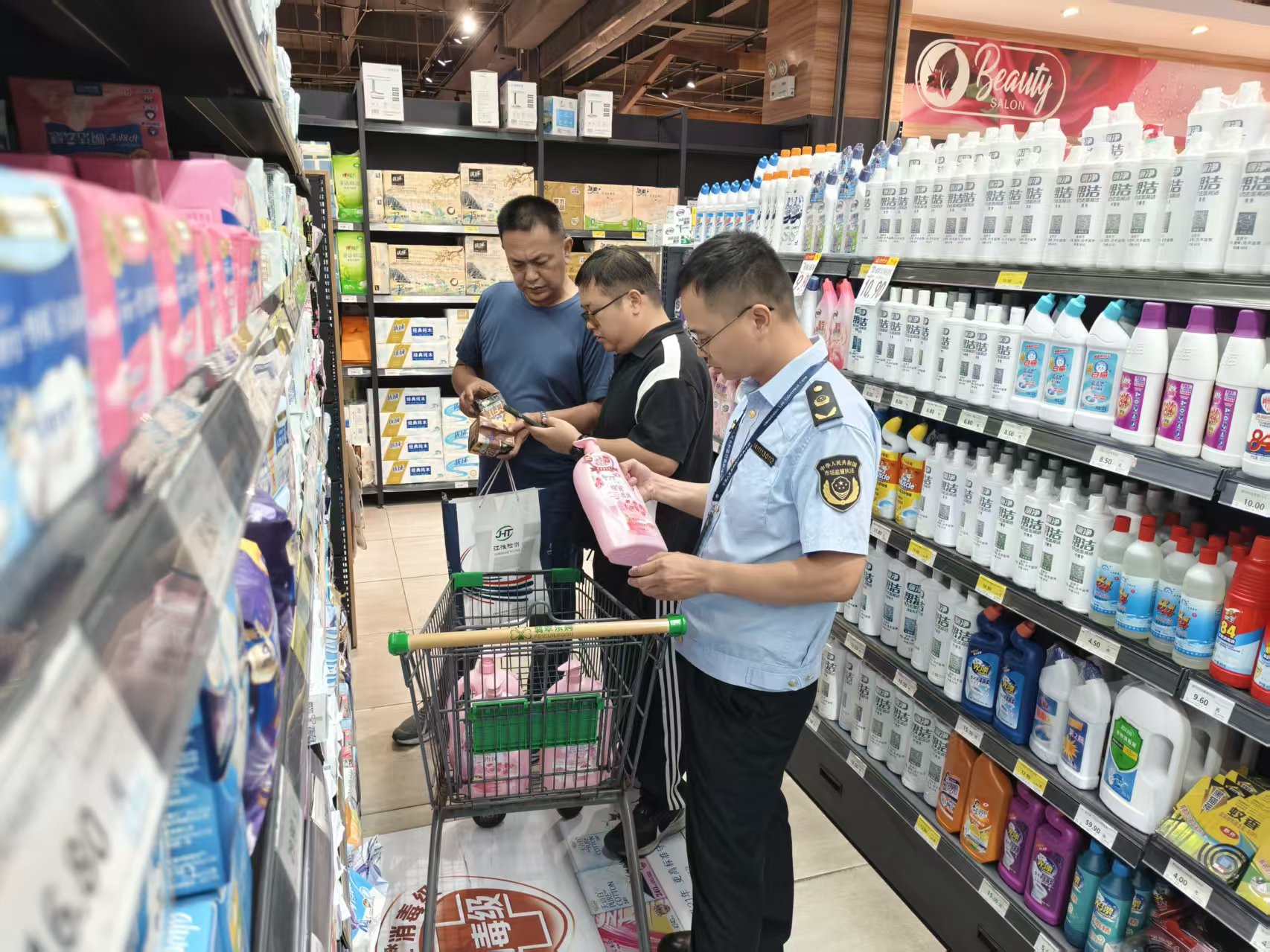 廣昌縣市場監(jiān)督管理局扎實開展日用品、眼鏡、校服產(chǎn)品質量專項監(jiān)督抽檢工作